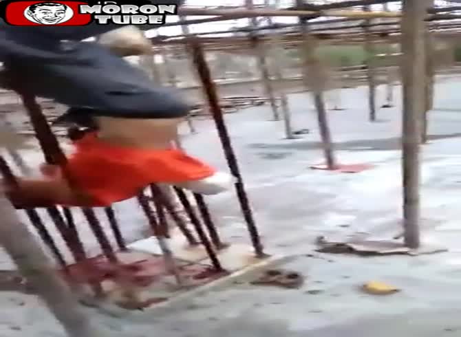 Video :Rebar pierced but still alive (Public Averti)